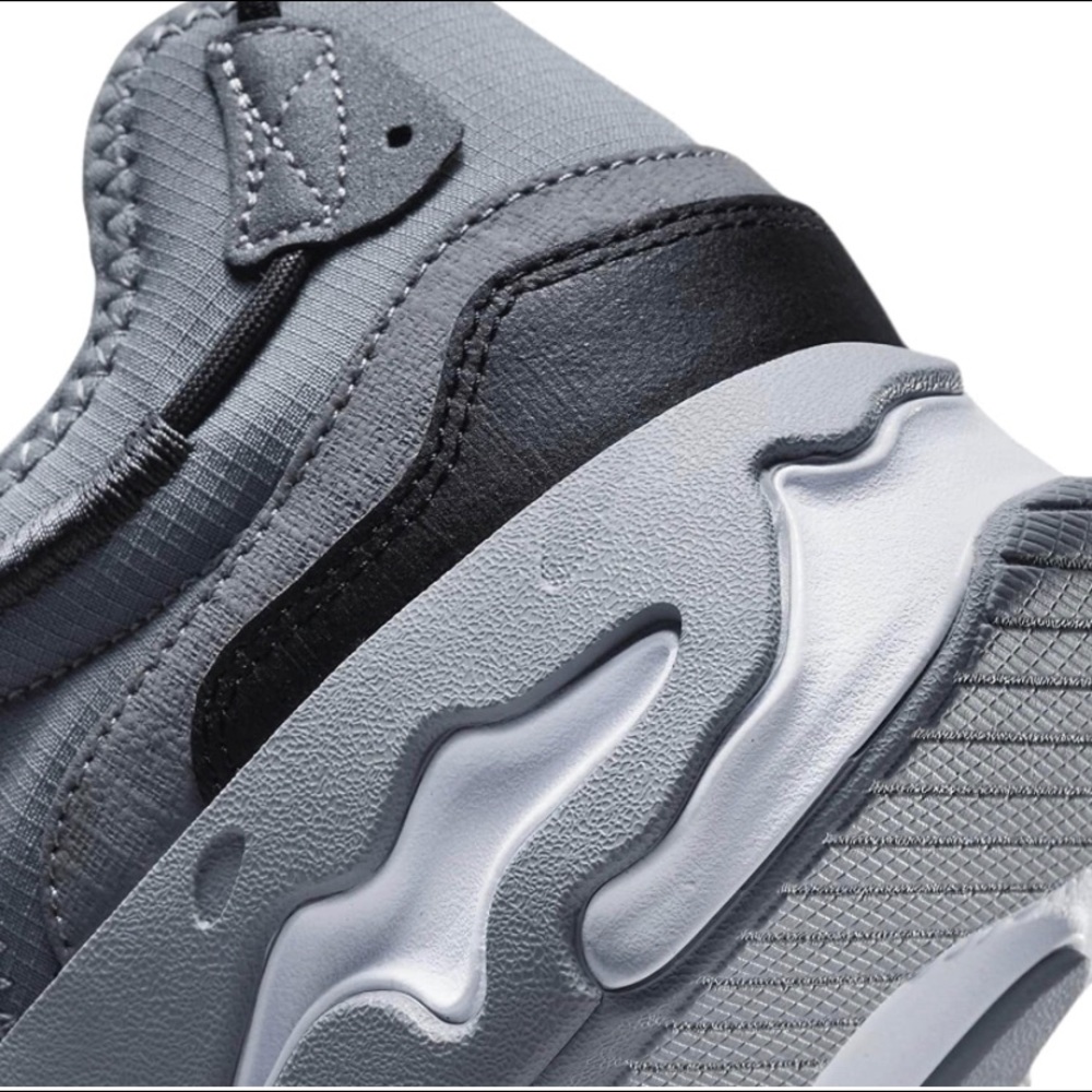 🆕 Nike React Live SE Stadium Grey Shoes Mens 7 🔥 - Picture 7 of 7